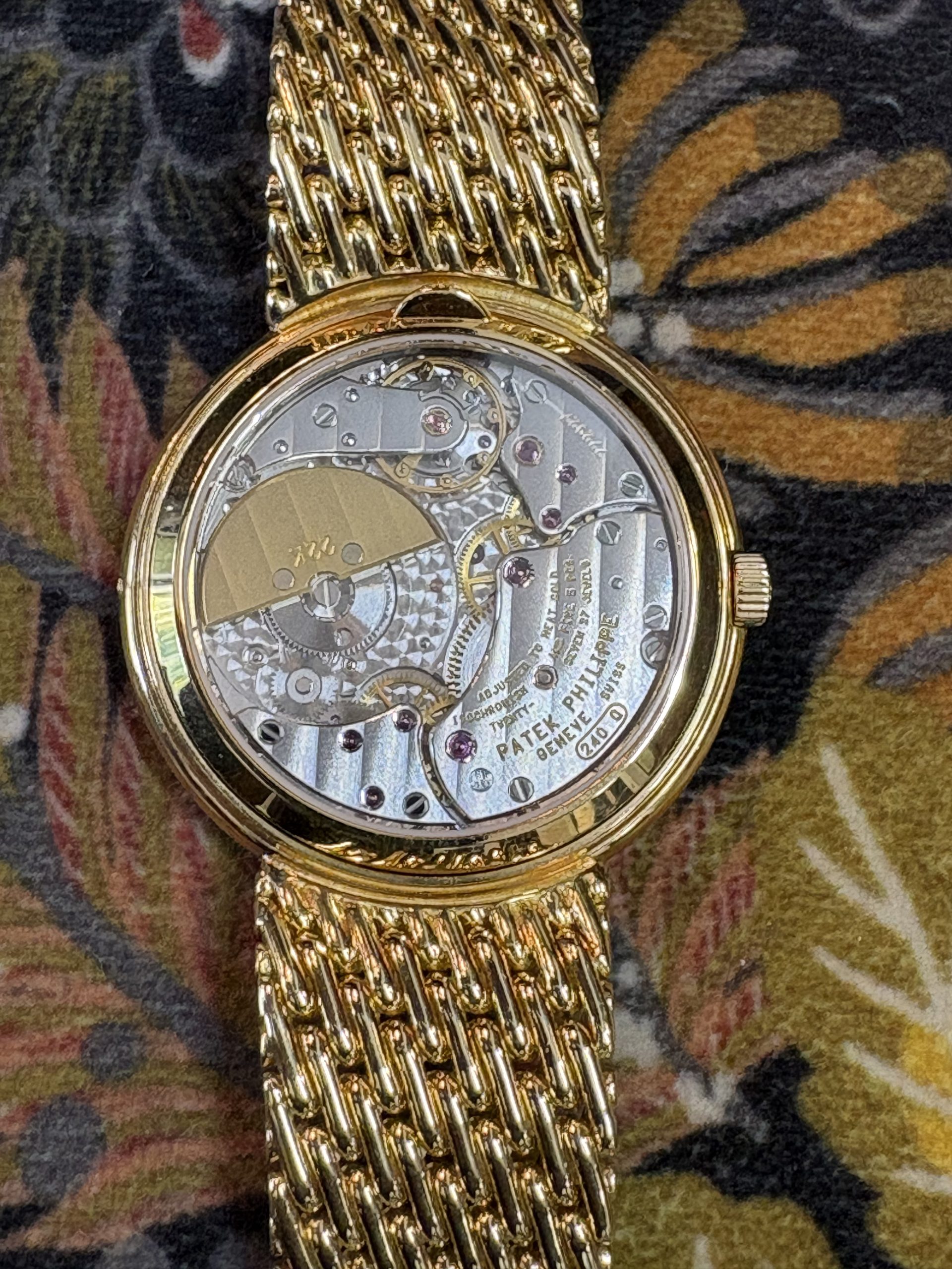 פאטק פיליפ דגם.3945 פרפטואל קלנדר זהב צהוב 18 קראט – תמונה 6
