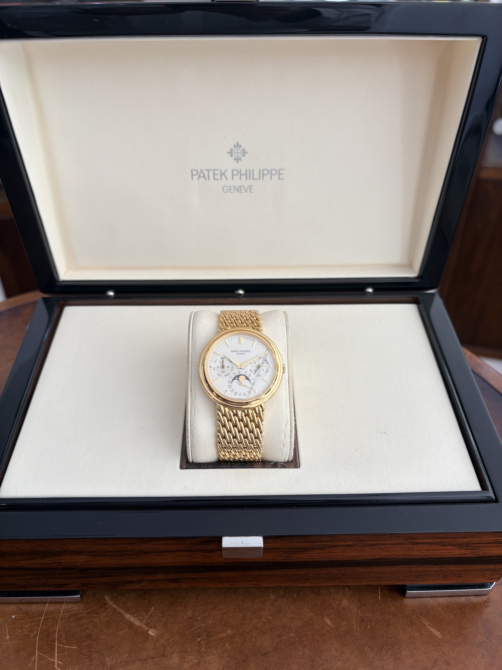 פאטק פיליפ דגם.3945 פרפטואל קלנדר זהב צהוב 18 קראט – תמונה 9