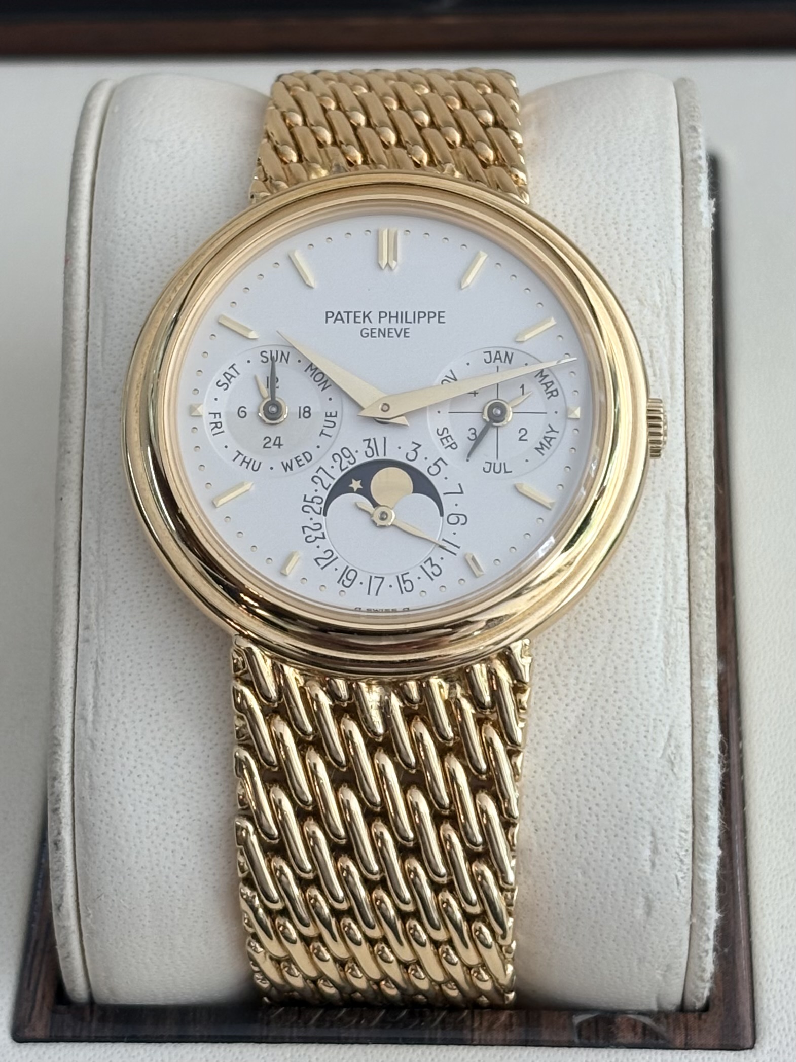 פאטק פיליפ דגם.3945 פרפטואל קלנדר זהב צהוב 18 קראט