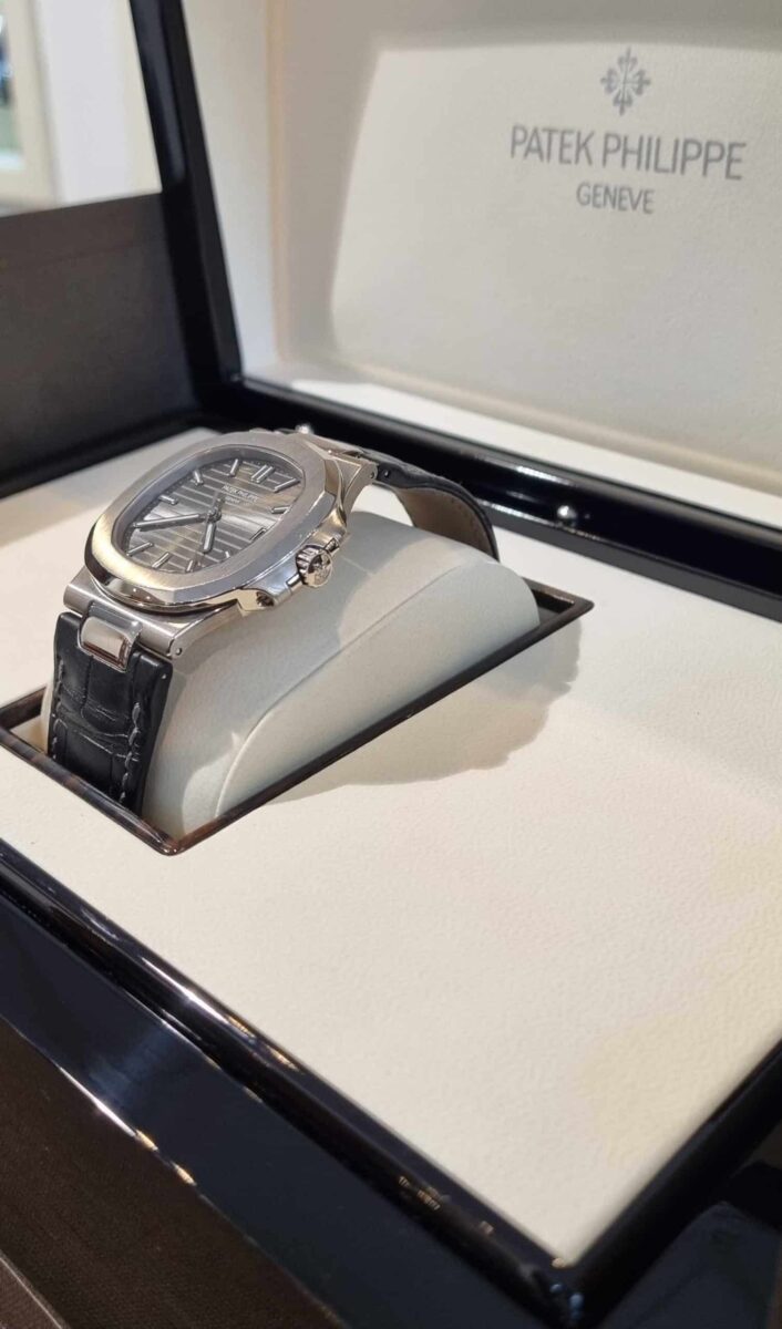Patek Philippe Nautilus 5711G Grey Dial 18k White Gold | Gothelf A. Watches — 5