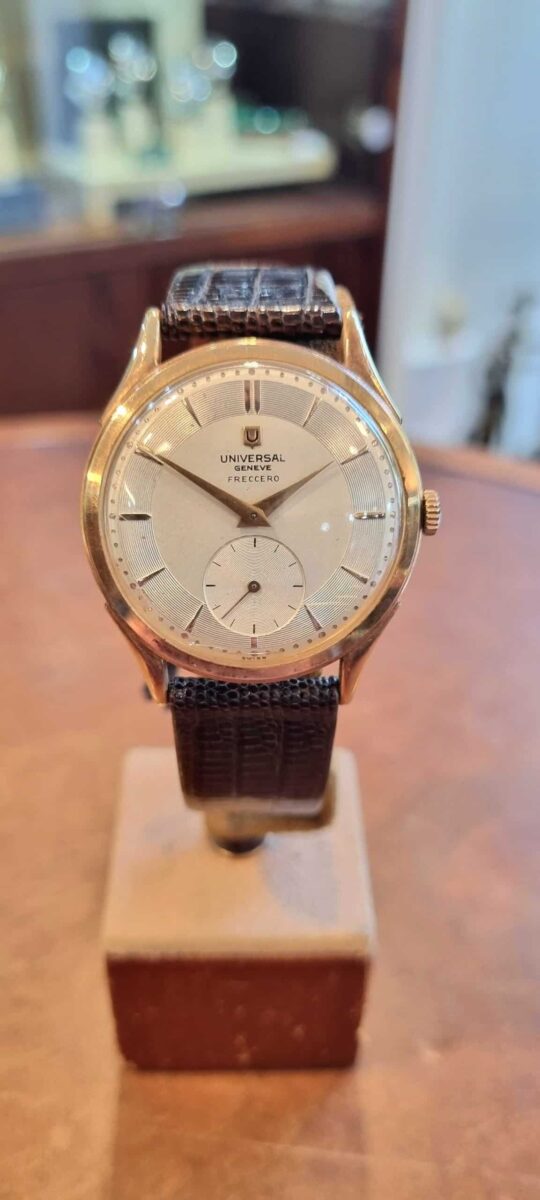 Universal Geneve Freccero Vintage Rose Gold | Gothelf A. Watches