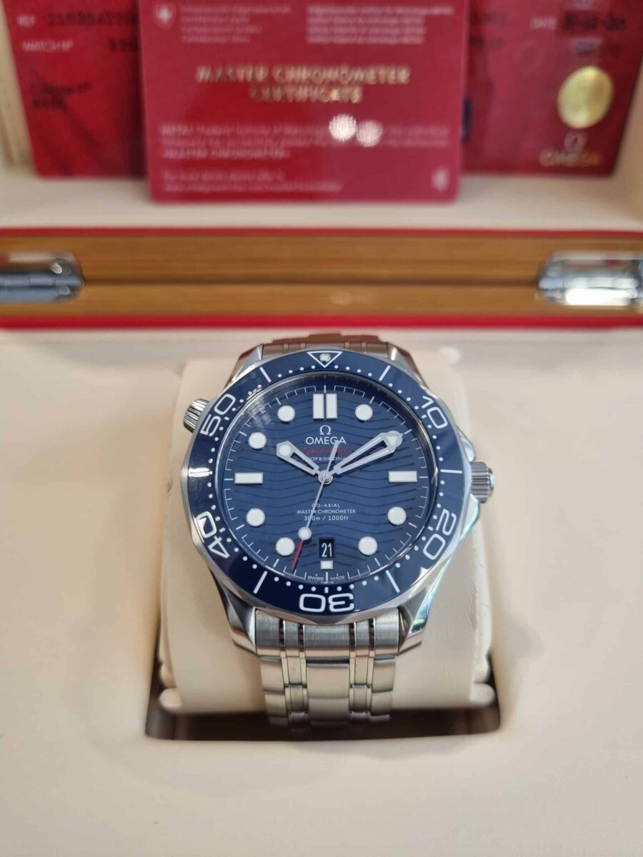 Omega Seamaster Diver 300m Blue Dial 42mm-Pre owned 2021 | Gothelf A. Watches — 3