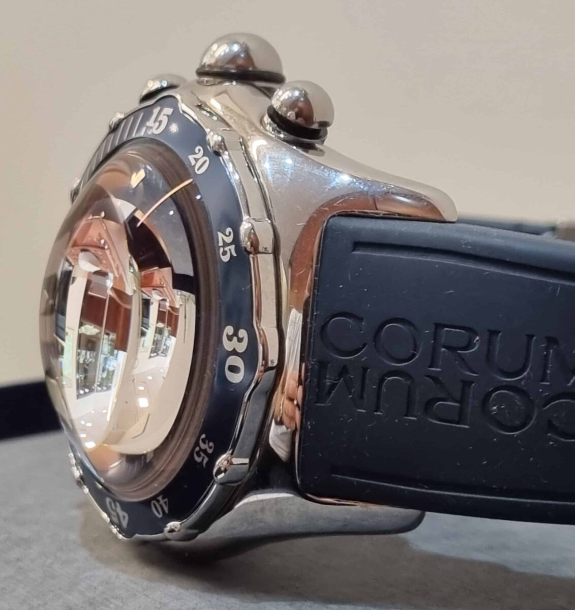 Corum Bubble Chronograph Diver 200m Blue on Rubber Strap | Gothelf A. Watches — 6