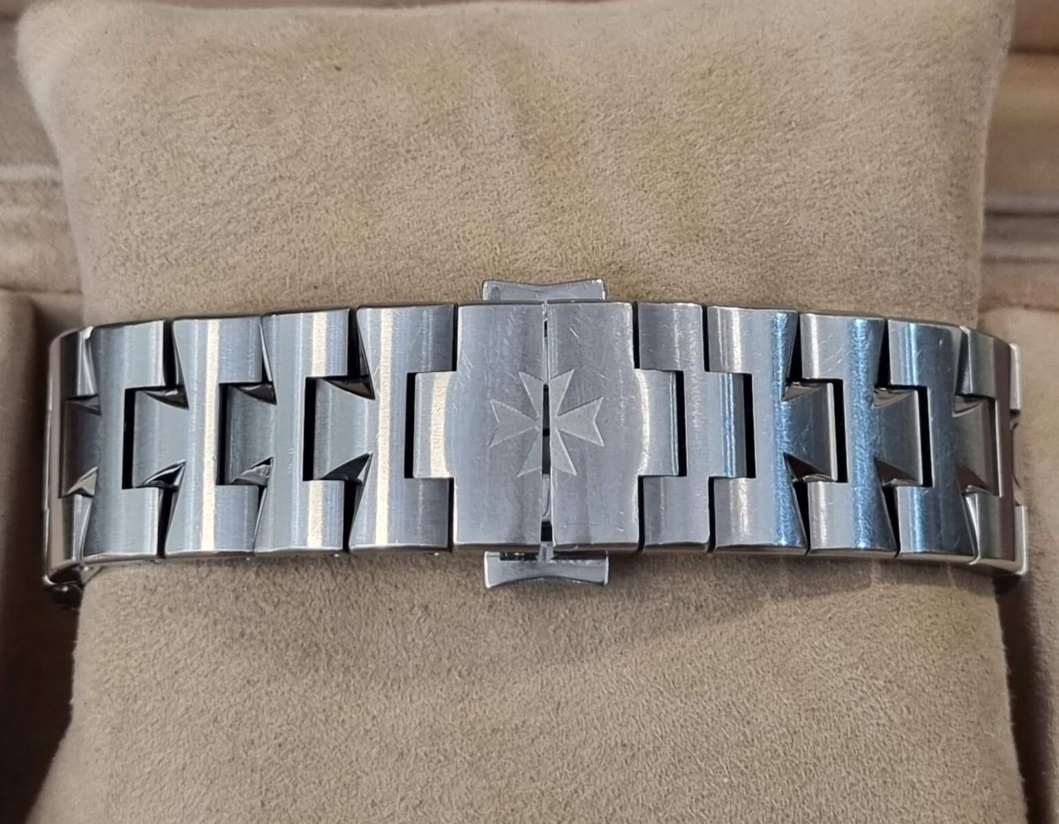 Vacheron constantin Overseas Dual Time Steel | Gothelf A. Watches — 5
