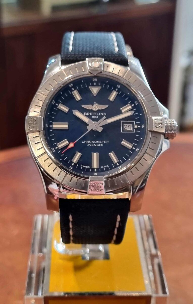 Breitling Avenger Automatic 43mm Blue Dial | Gothelf A. Watches — 4