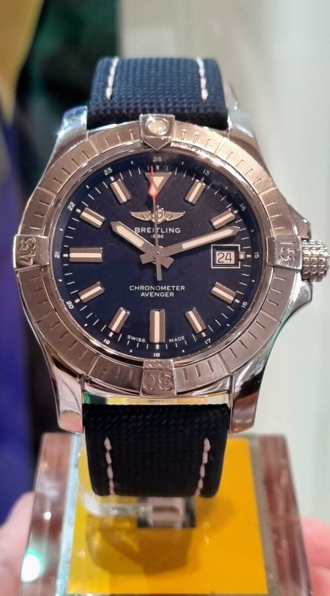 Breitling Avenger Automatic 43mm Blue Dial | Gothelf A. Watches — 3