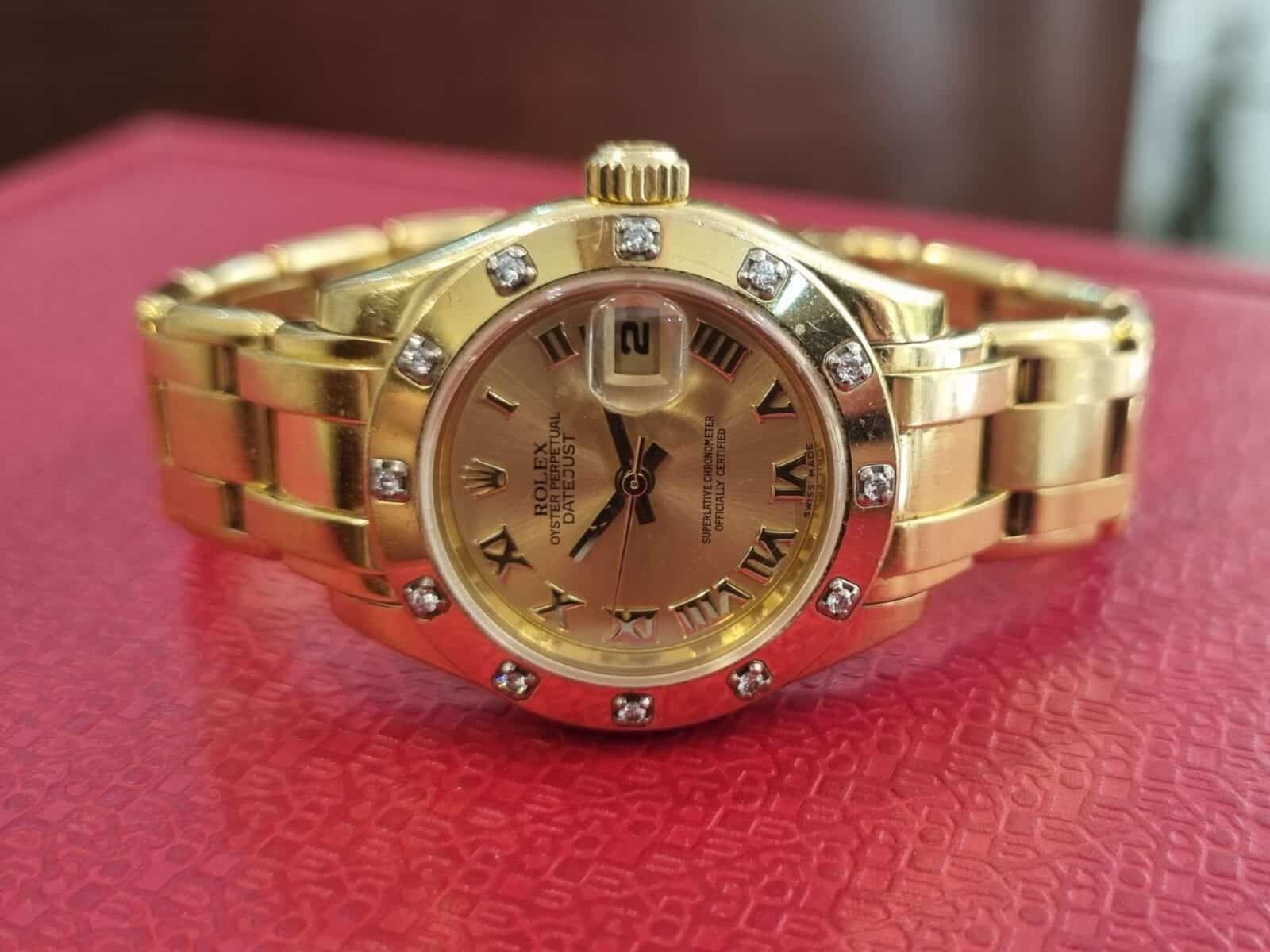 ROLEX DATEJUST PEARLMASTER LADIES 29mm 18K YELLOW GOLD DIAMONDS BEZEL | Gothelf A. Watches