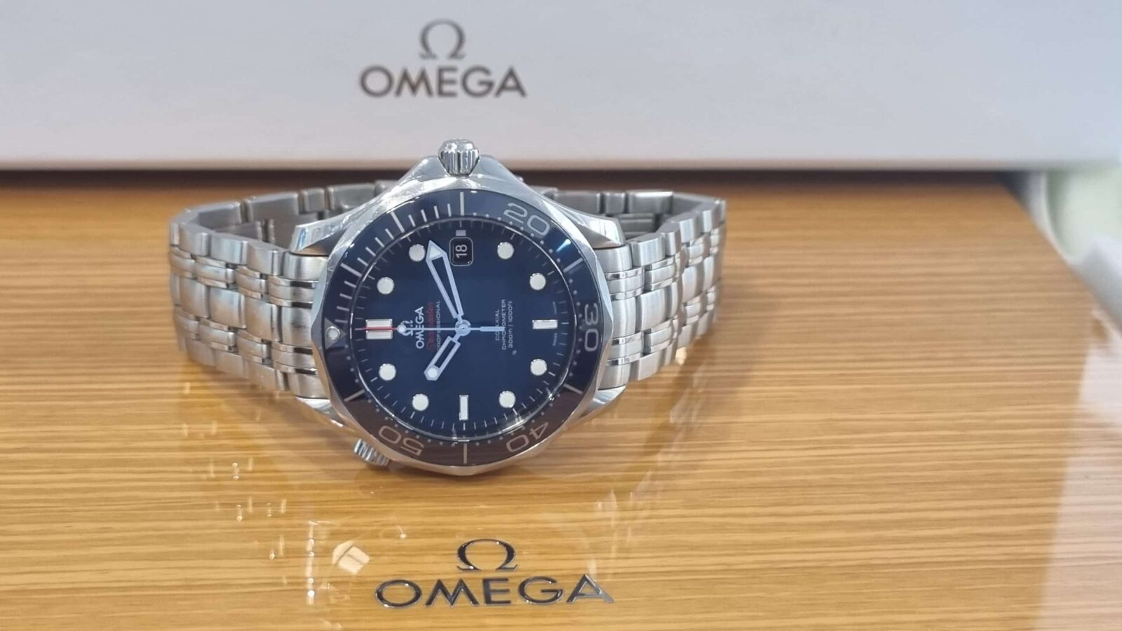 Omega Seamaster Diver 300m Automatic Blue Ceramic 2019 | Gothelf A. Watches — 4
