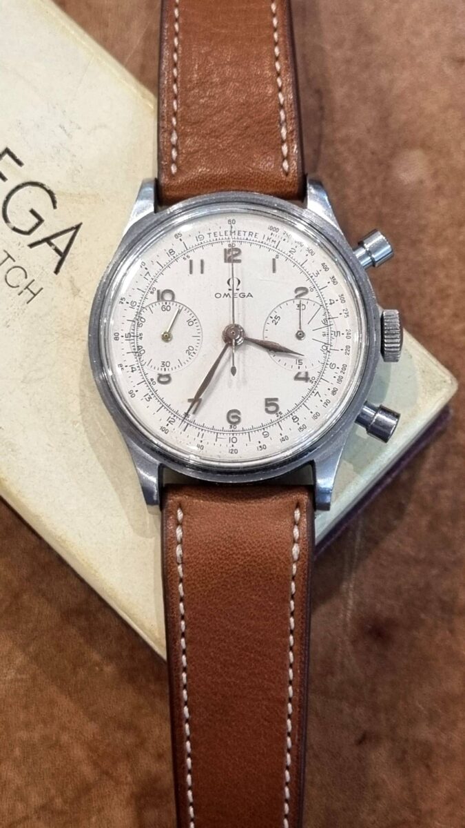 Omega Chronograph Vintage cal.33.3 ref.2077-4 | Gothelf A. Watches