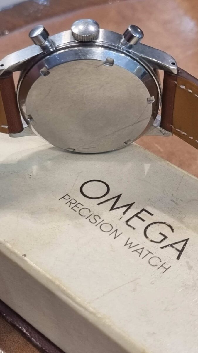 Omega Chronograph Vintage cal.33.3 ref.2077-4 | Gothelf A. Watches — 3