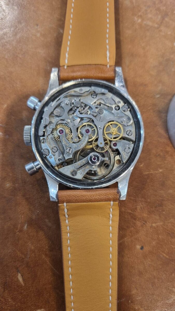 Omega Chronograph Vintage cal.33.3 ref.2077-4 | Gothelf A. Watches — 8