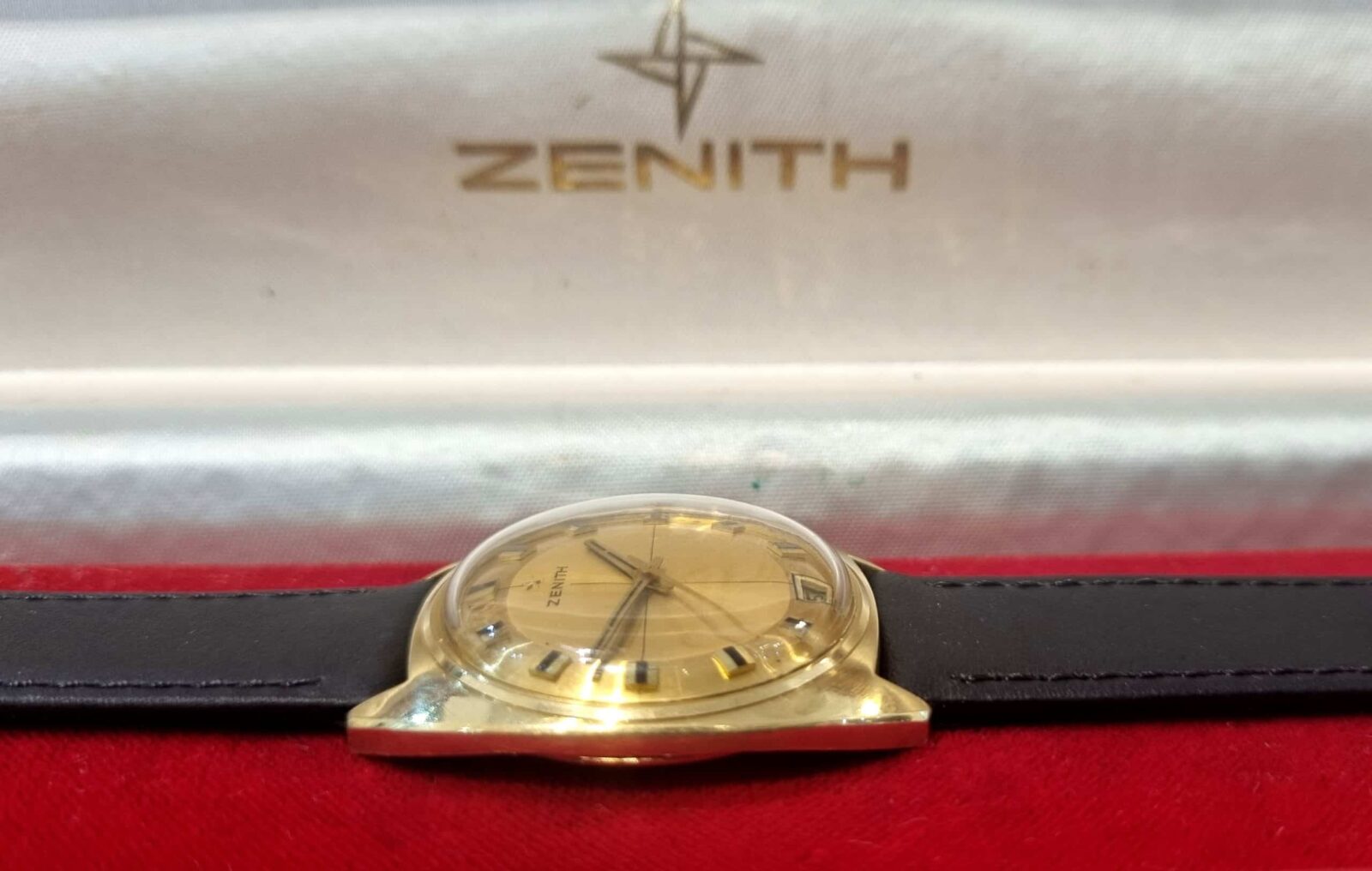 ZENITH Vintage Stellina Classic Tonneau Date 18K yellow gold 1970’s | Gothelf A. Watches — 5