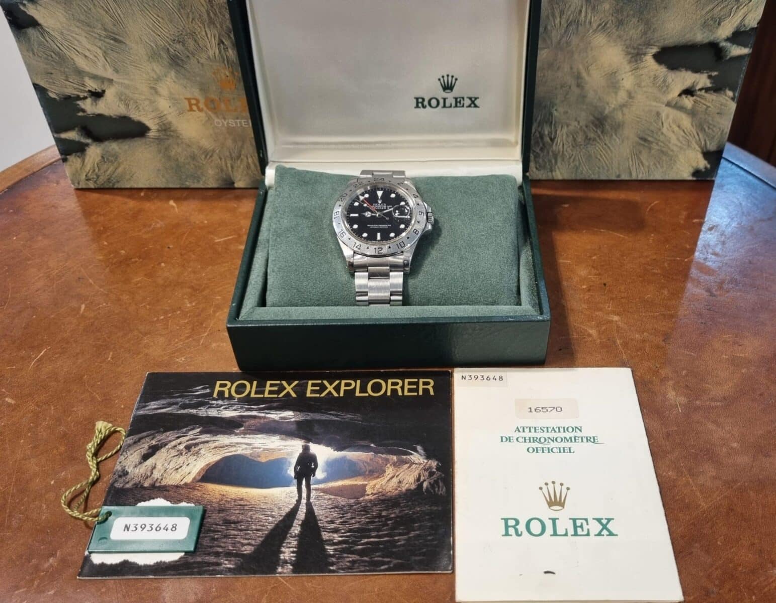 Rolex Explorer II pre-owned 1993 ref.16570 sull set box+papers | Gothelf A. Watches