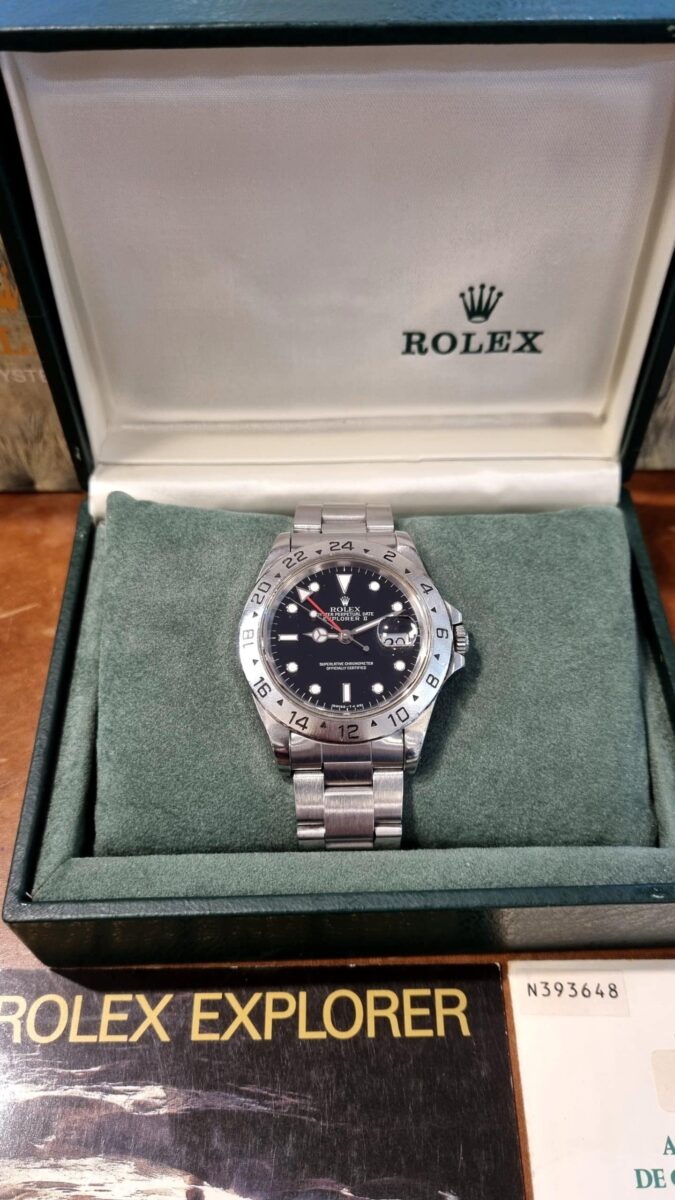 Rolex Explorer II pre-owned 1993 ref.16570 sull set box+papers | Gothelf A. Watches — 4