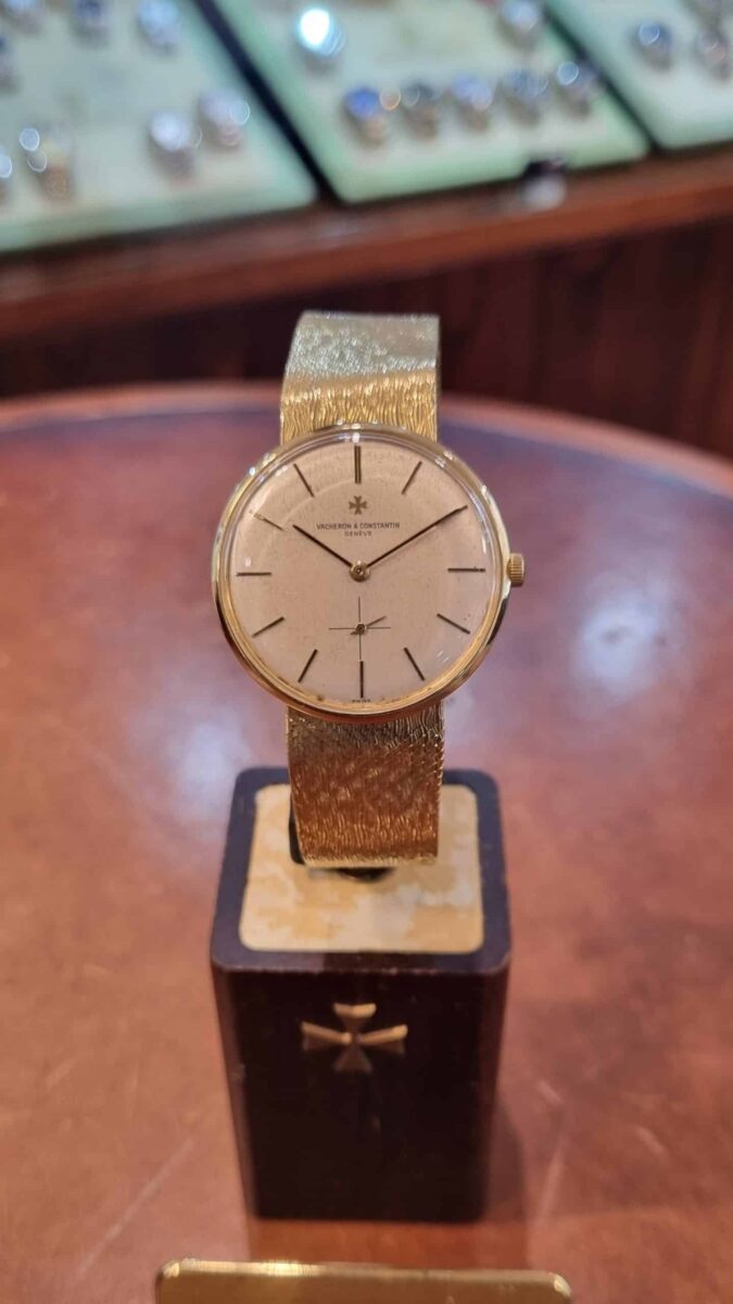 Vacheron Constantin 18k gold Vintage 1960 Hand wound mechanical movement | Gothelf A. Watches — 3