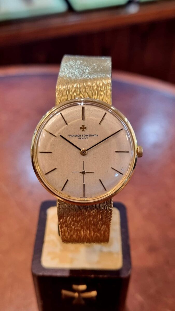 Vacheron Constantin 18k gold Vintage 1960 Hand wound mechanical movement | Gothelf A. Watches