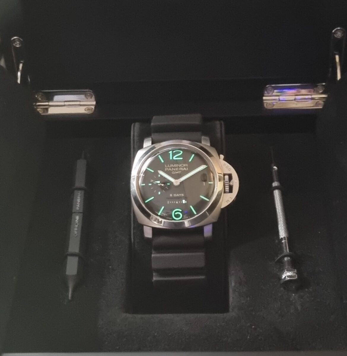 Panerai Luminor 1950 8 Days GMT Pam 233 Pre-owned exellent condition | Gothelf A. Watches — 2