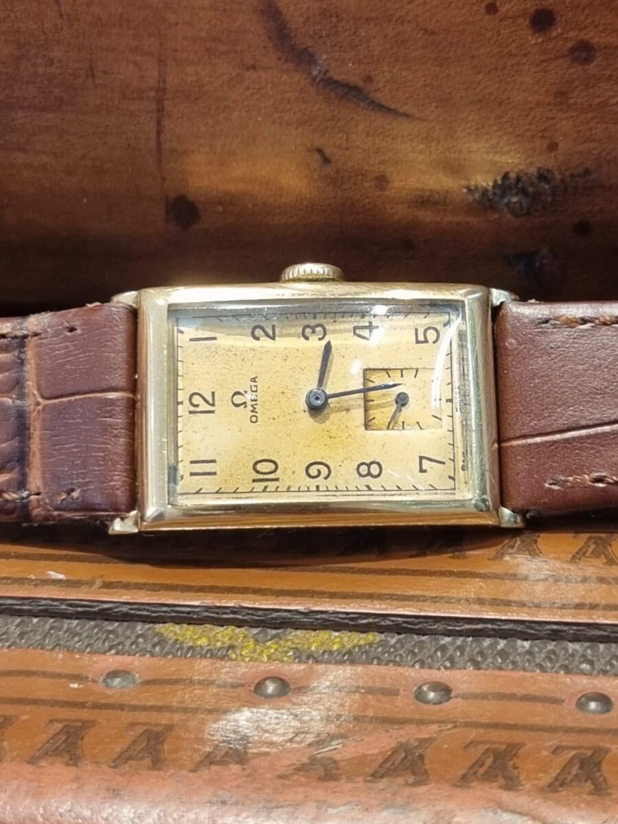 Omega Vintage Art Deco 18k Gold Rectangular Mechanical movement 1930 | Gothelf A. Watches