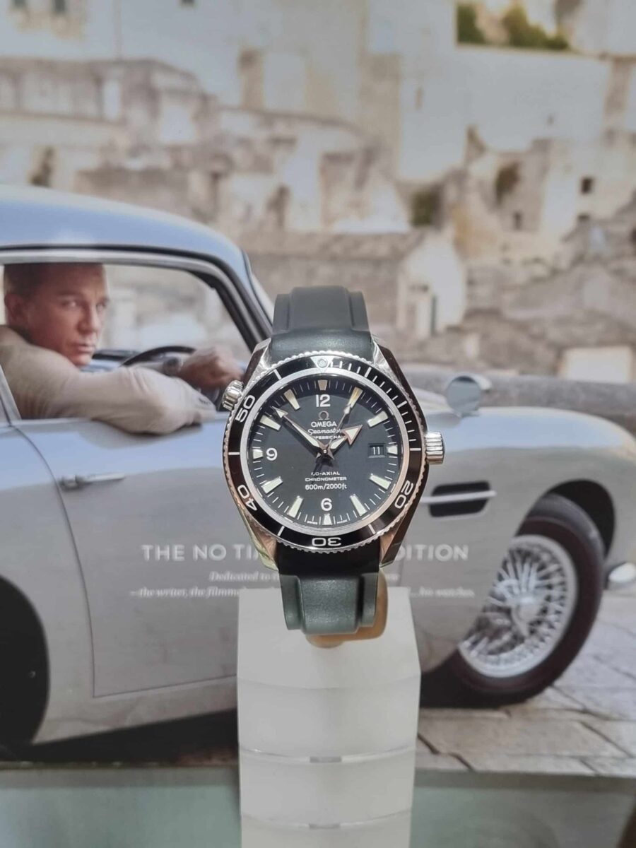 Omega Seamaster Planet Ocean 2201.50.00 Seamaster Planet Ocean 600m 42mm | Gothelf A. Watches — 4