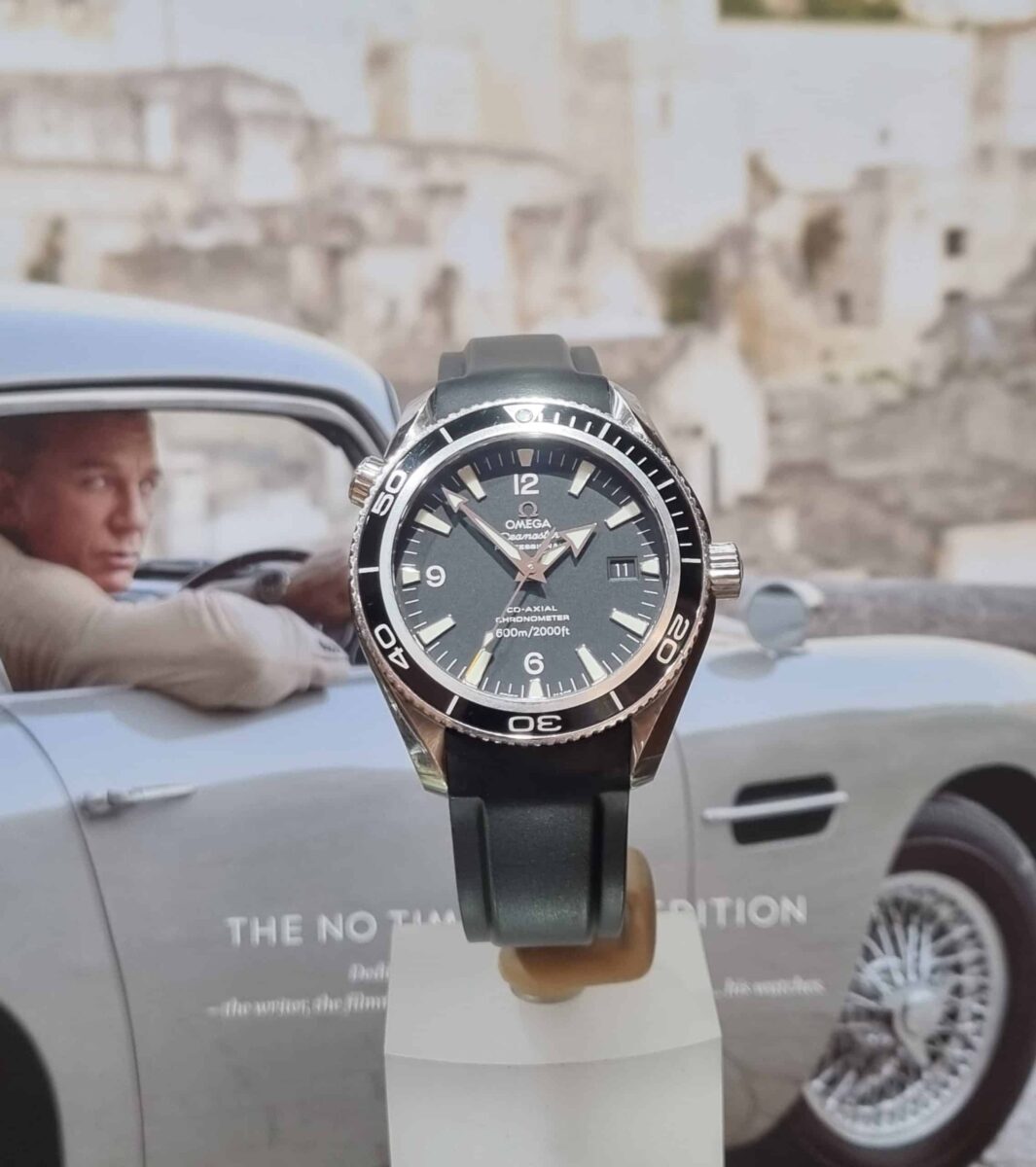 Omega Seamaster Planet Ocean 2201.50.00 Seamaster Planet Ocean 600m 42mm | Gothelf A. Watches — 2