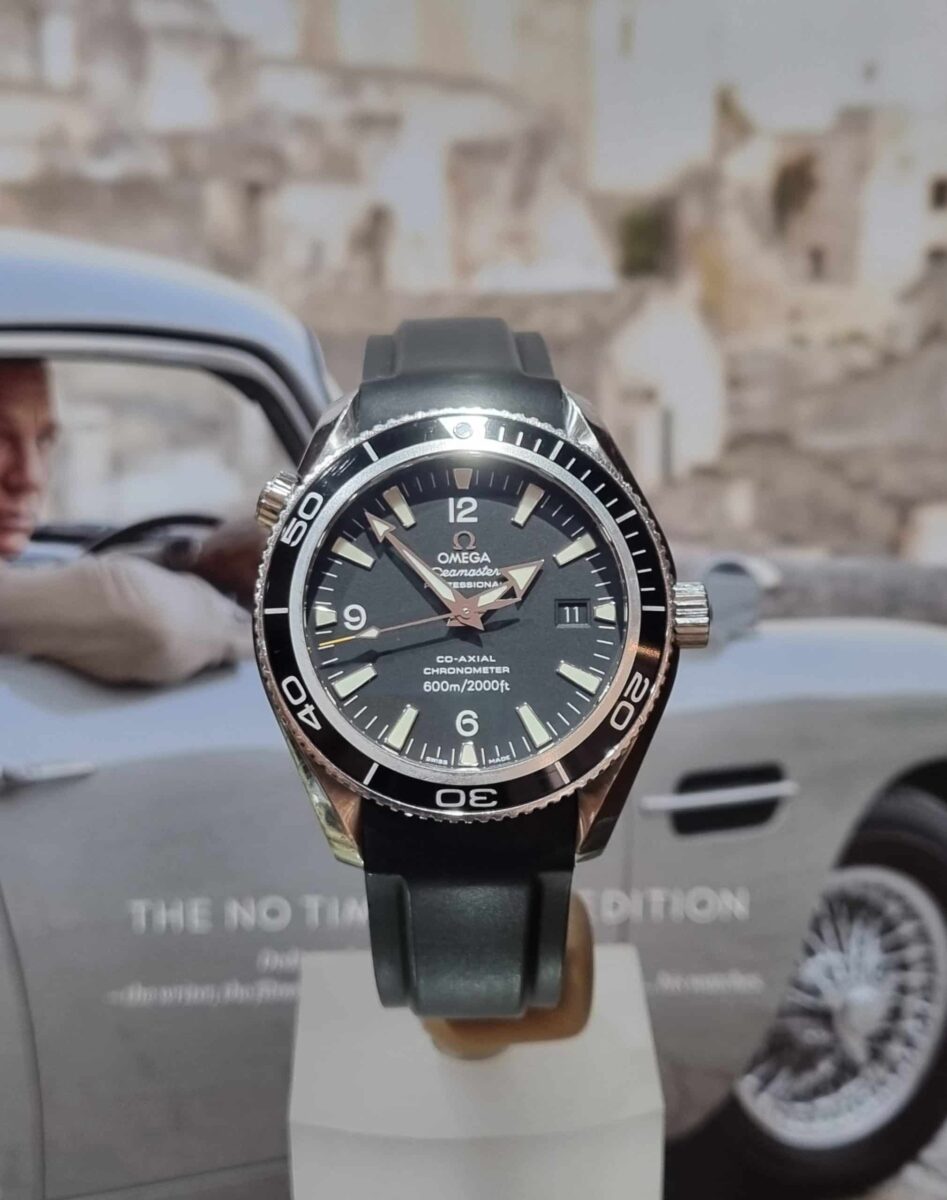 Omega Seamaster Planet Ocean 2201.50.00 Seamaster Planet Ocean 600m 42mm | Gothelf A. Watches