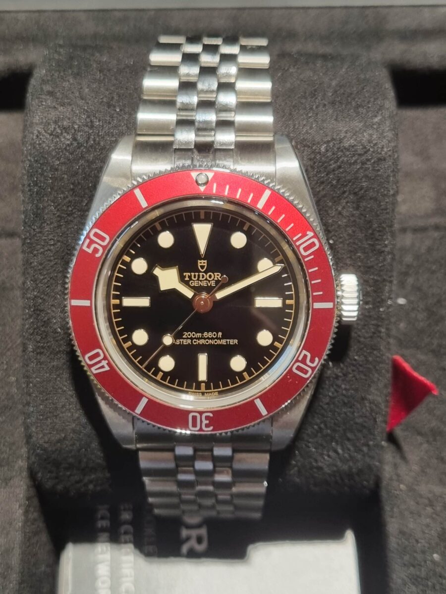Tudor Black Bay 41mm Burgundy on Jubilee Bracelet ref. M7941A1A0RU-0003 | Gothelf A. Watches