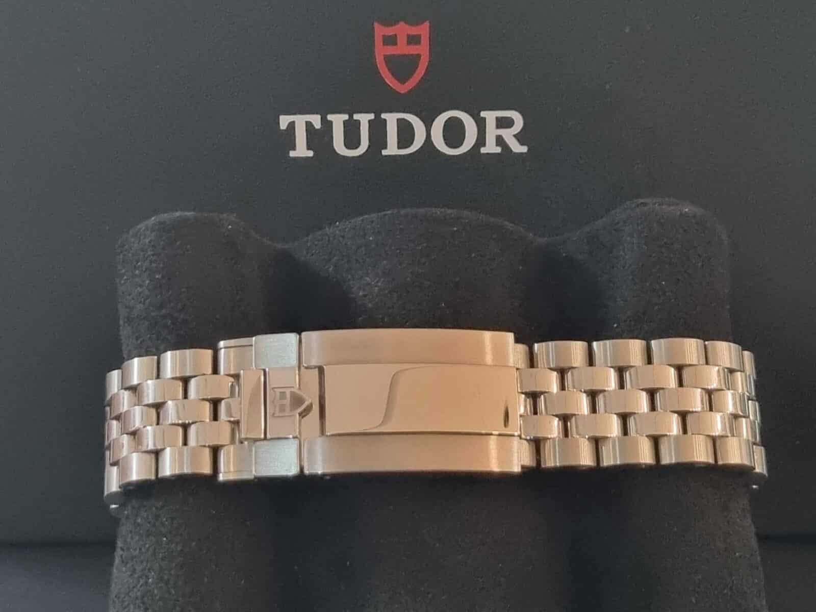 Tudor Black Bay 41mm Burgundy on Jubilee Bracelet ref. M7941A1A0RU-0003 | Gothelf A. Watches — 2