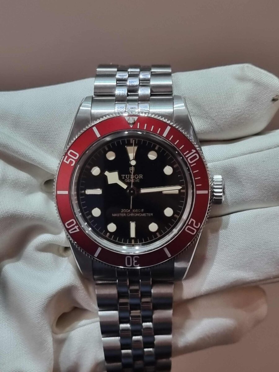 Tudor Black Bay 41mm Burgundy on Jubilee Bracelet ref. M7941A1A0RU-0003 | Gothelf A. Watches — 3