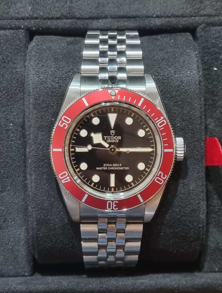 Tudor Black Bay 41mm Burgundy on Jubilee Bracelet ref. M7941A1A0RU-0003 | Gothelf A. Watches — 5