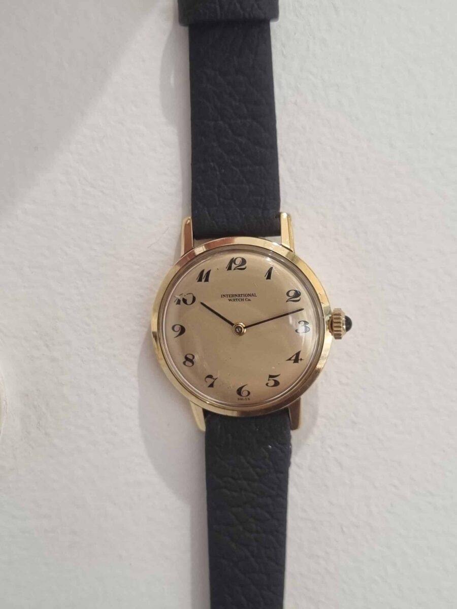 Pre-owned Schaffhausen IWC beautiful Ladie’s timepiece that is powered by mechanical (hand-winding) movement which is cased in a 18k yellow gold | Gothelf A. Watches — 2
