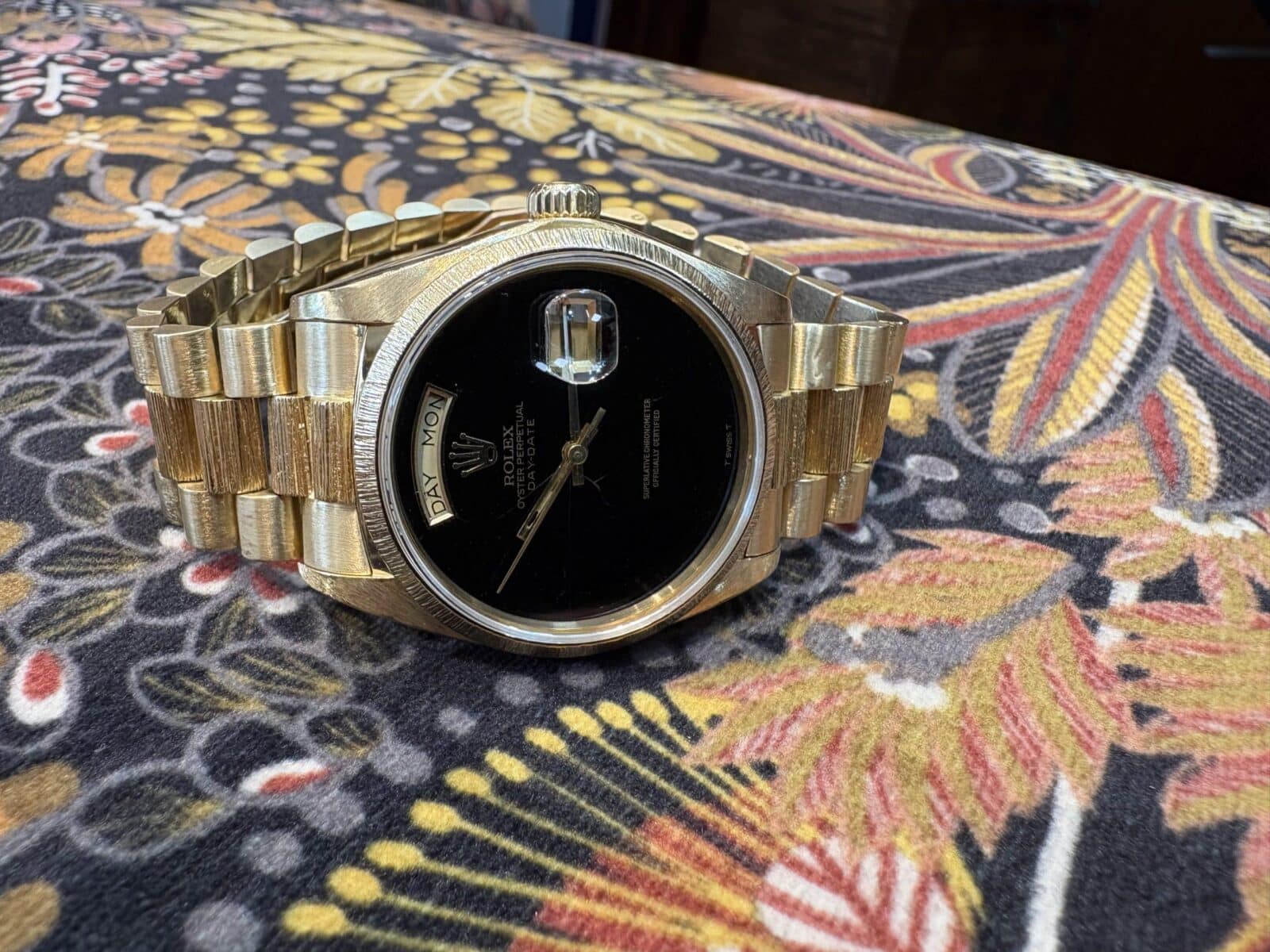 Rolex President Vintage Day-Date 36mm 18K Yellow Gold ONYX Dial Bark Finish | Gothelf A. Watches — 4