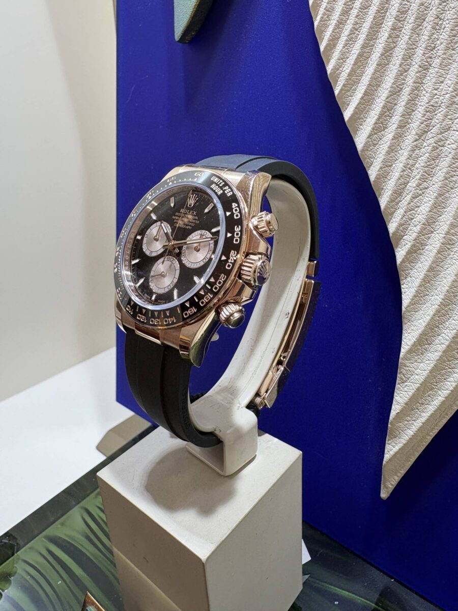 Rolex Daytona Cosmograph Everose Black & Sundust Dial ref.126515 Pre-owned 2024 | Gothelf A. Watches — 7