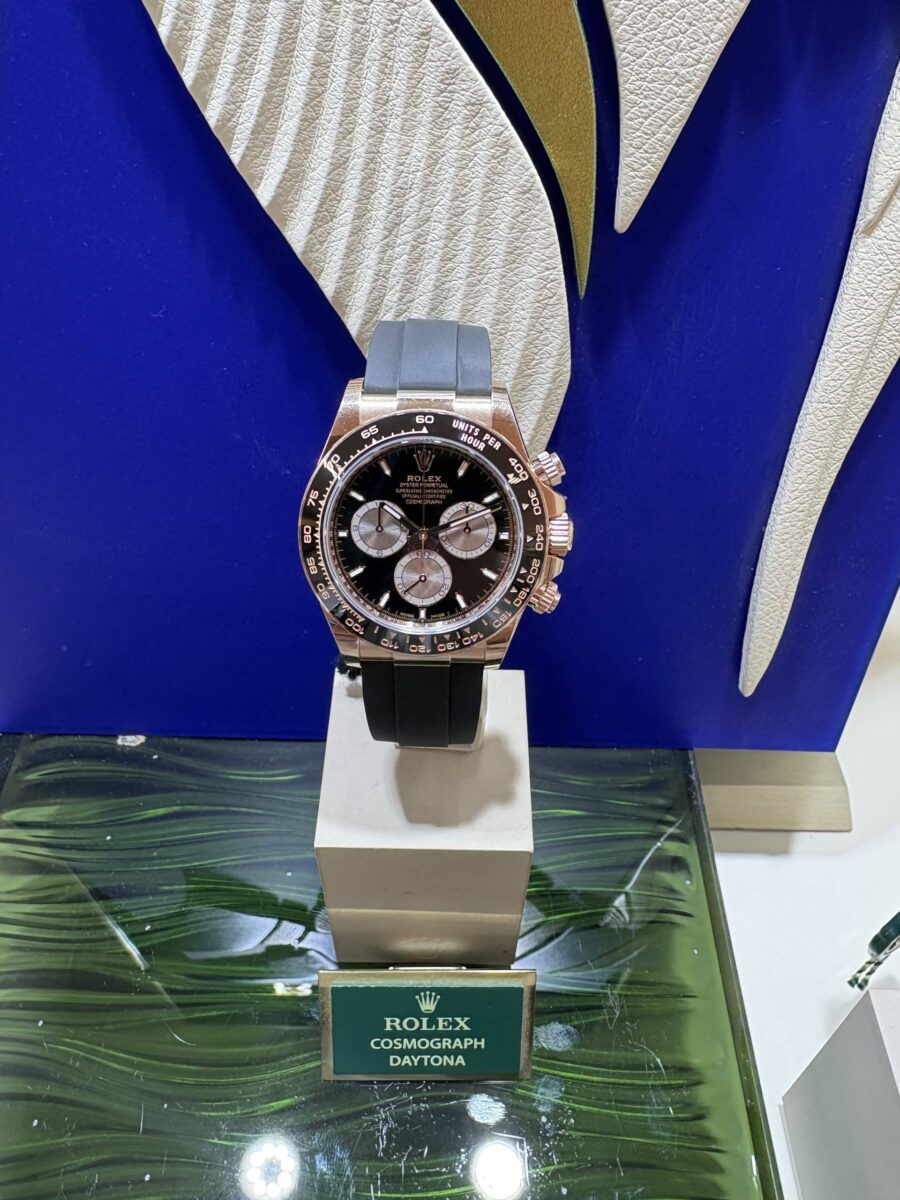 Rolex Daytona Cosmograph Everose Black & Sundust Dial ref.126515 Pre-owned 2024 | Gothelf A. Watches — 5