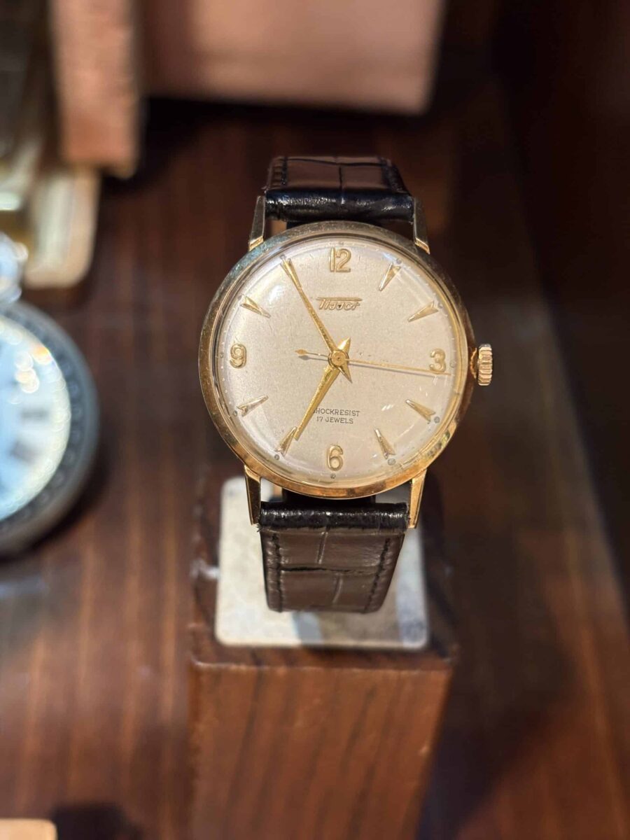 Tissot Shockresist Vintage 14k Yellow Gold 33mm Classic Hand wound Movement | Gothelf A. Watches — 3