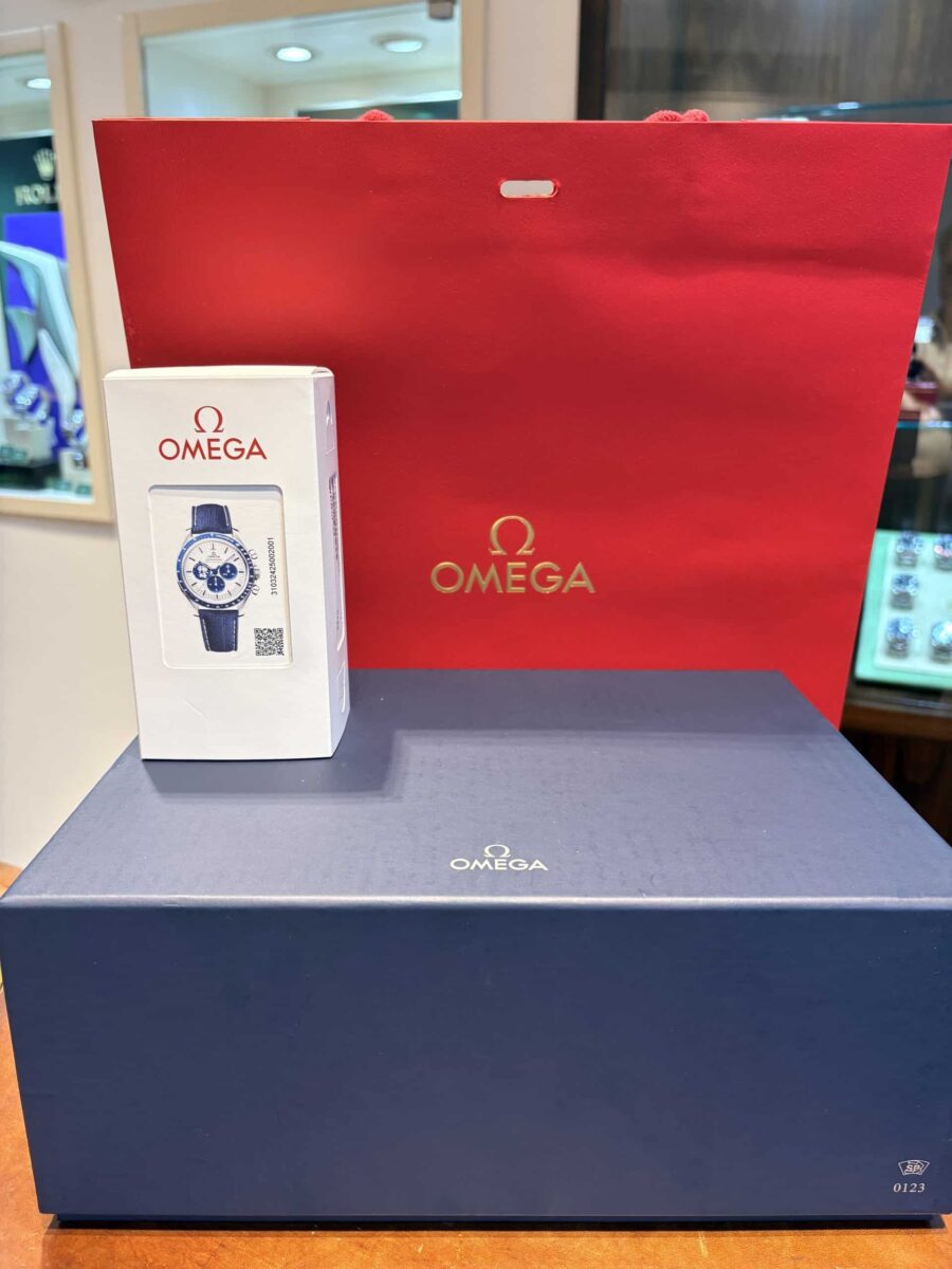 Omega Speedmaster Silver Snoopy Award 50th Anniversary NEW!! | Gothelf A. Watches — 4