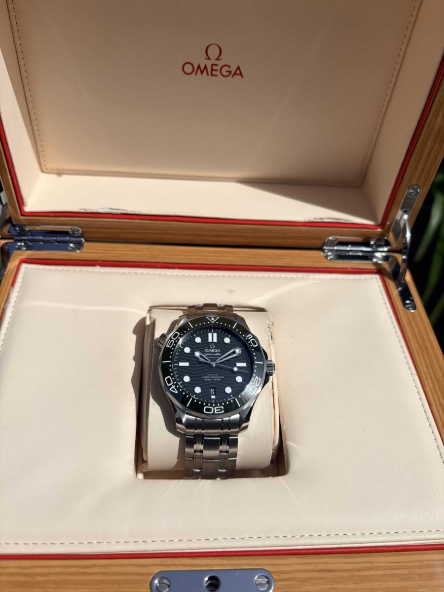 Omega Seamaster 300 Green Dial 42mm 2024 | Gothelf A. Watches — 6