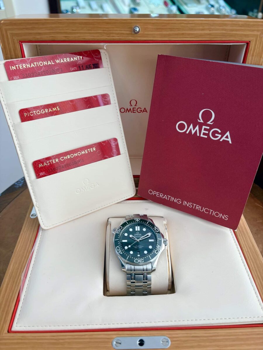 Omega Seamaster 300 Green Dial 42mm 2024 | Gothelf A. Watches — 5