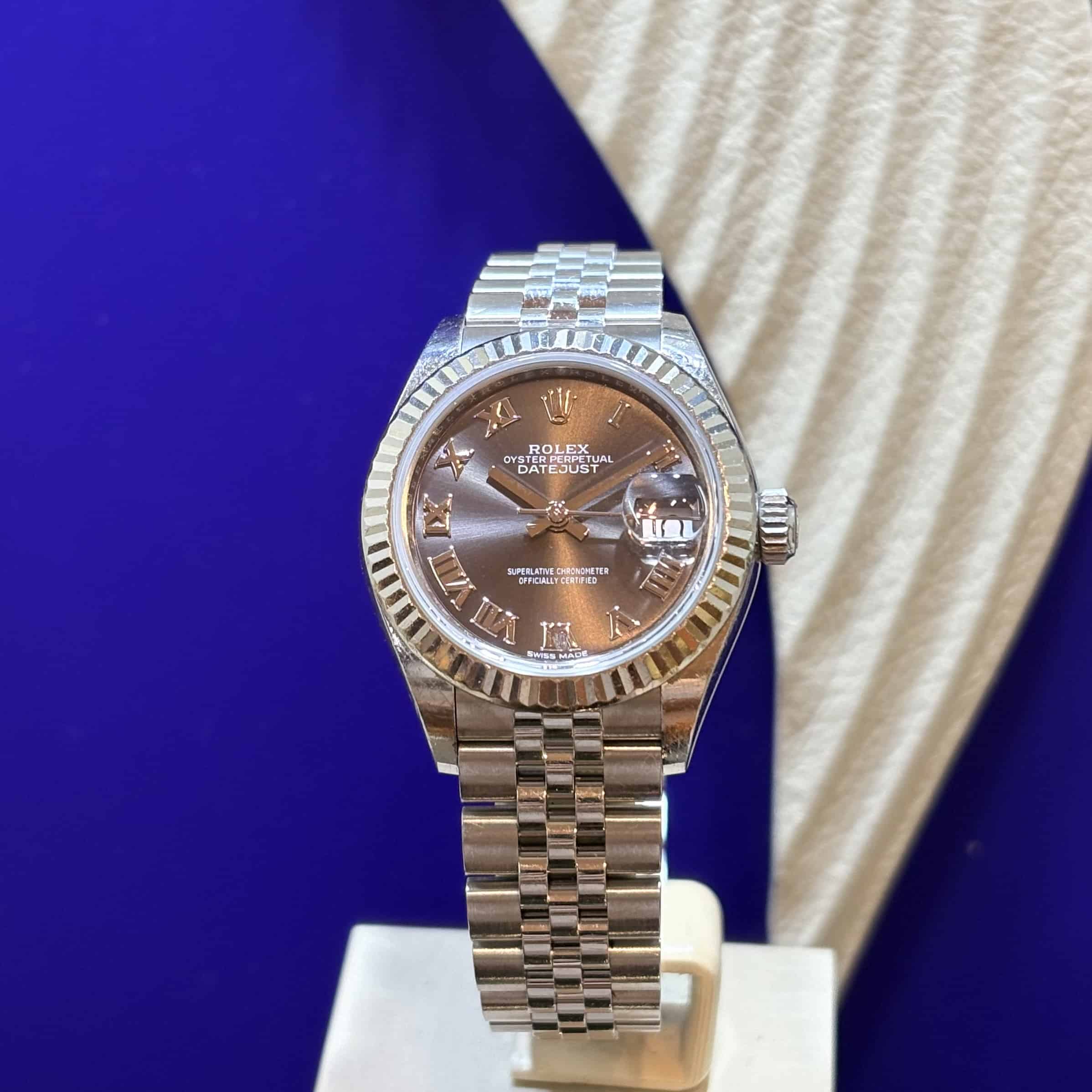 Rolex Lady-Datejust Oyster, 28mm Jubilee Bracelet, white Gold Bezel
