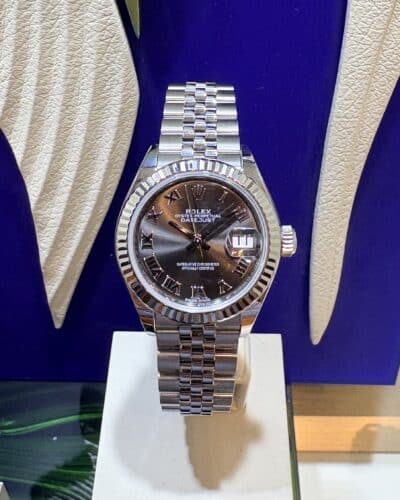 Rolex Lady-Datejust Oyster, 28mm Jubilee Bracelet, white Gold Bezel